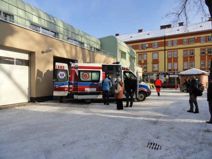 jeleniogorskie-pogotowie-na-otwarciu-siedziby-w-czechach-38234