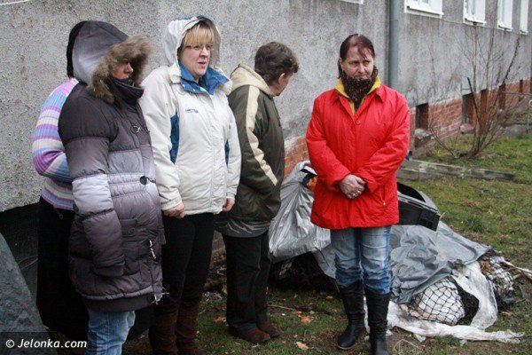 Mieszkańcy ulicy Lwóweckiej mają nadzieję na rychłe rozwiązanie problemu.
