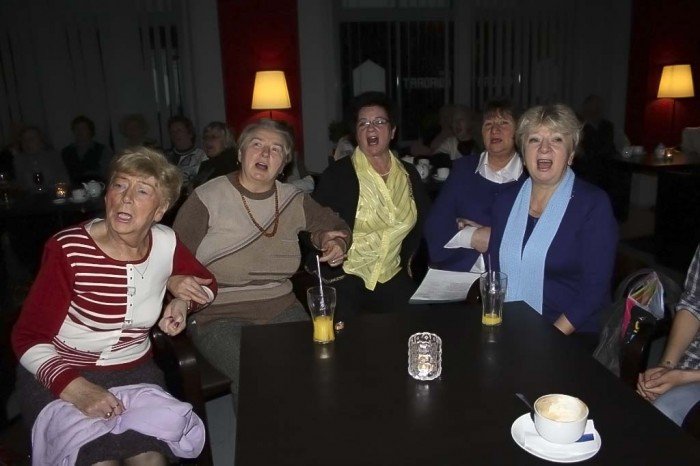 niech-sie-modzi-wstydza-seniorzy-to-dopiero-sie-bawia-38265