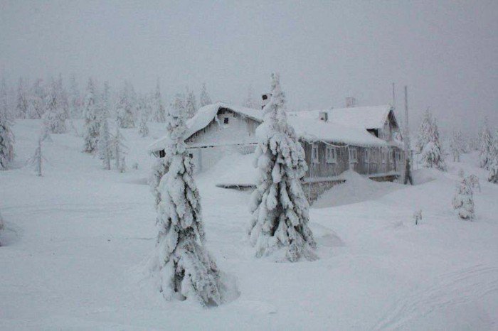 znaczne-zagrozenie-lawinowe-w-karkonoszach-38266