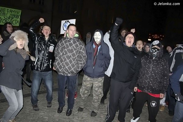acta-do-kosza-rzad-do-wymiany-protestowali-przeciw-ograniczeniu-swobody-w-sieci-38304