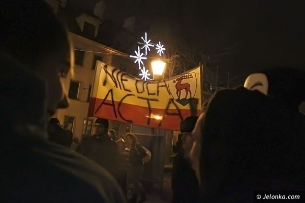 acta-do-kosza-rzad-do-wymiany-protestowali-przeciw-ograniczeniu-swobody-w-sieci-38304