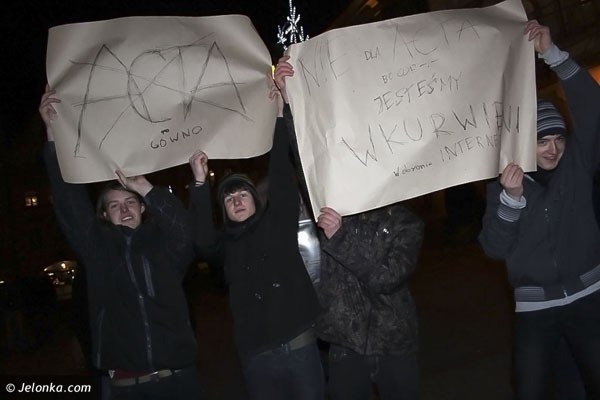 acta-do-kosza-rzad-do-wymiany-protestowali-przeciw-ograniczeniu-swobody-w-sieci-38304