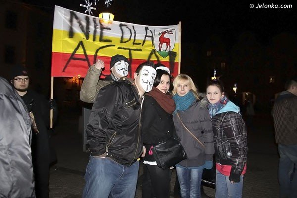 acta-do-kosza-rzad-do-wymiany-protestowali-przeciw-ograniczeniu-swobody-w-sieci-38304