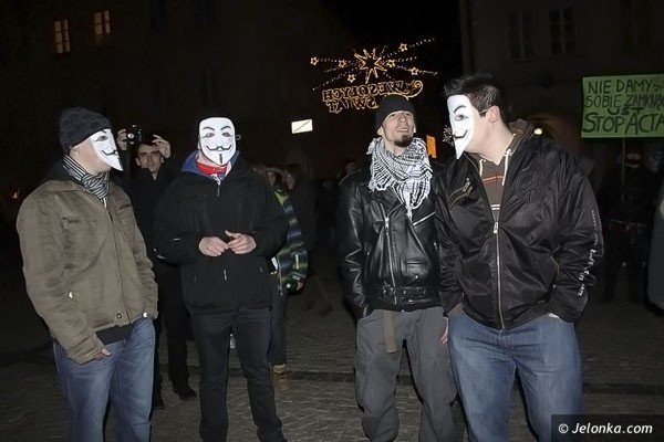 acta-do-kosza-rzad-do-wymiany-protestowali-przeciw-ograniczeniu-swobody-w-sieci-38304