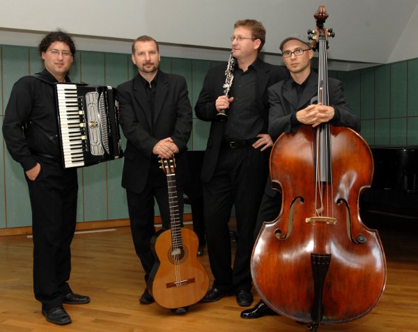 pierwszy-koncert-w-nowym-klubie-pakamera-zagra-semplice-38326