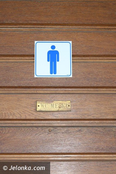 cmentarne-wc-zamkniete-na-trzy-spusty-38452