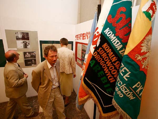 wystawa-pamiatek-solidarnosci-385