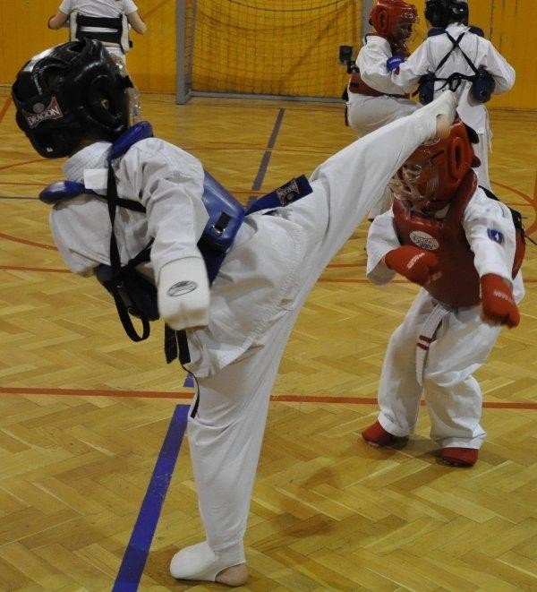 wystartowaa-jeleniogorska-liga-oyama-w-walkach-penokontaktowych-38627