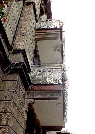 na-przechodniow-runa-balkony-3867
