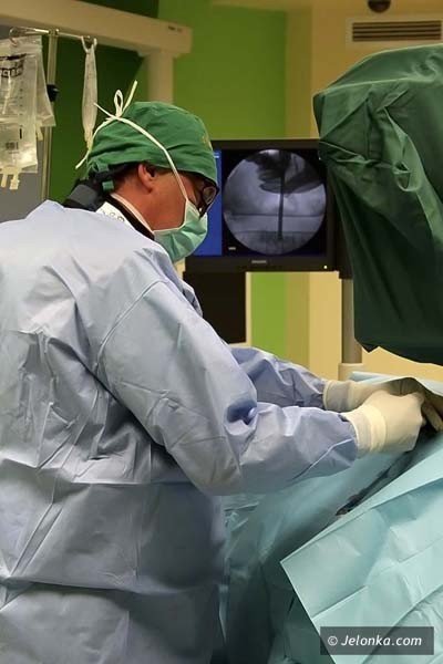 maoinwazyjna-chirurgie-kregosupa-zainaugurowano-w-kcm-clinic-38703