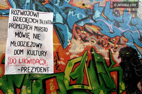 nie-zabierajcie-nam-modziezowego-domu-kultury-38705