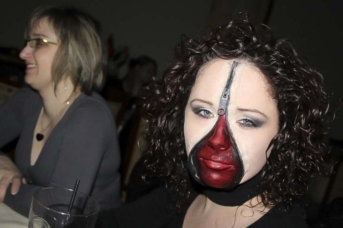 strach-mia-wielkie-oczy-zombie-ostatki-w-oriencie-38715