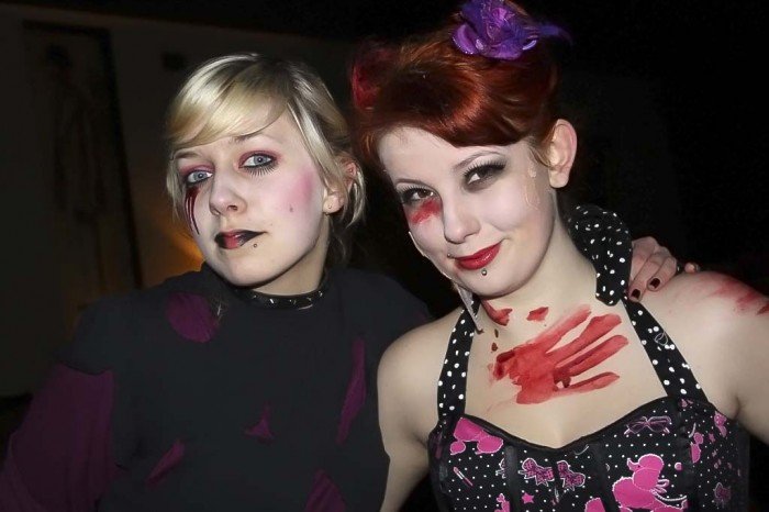 strach-mia-wielkie-oczy-zombie-ostatki-w-oriencie-38715