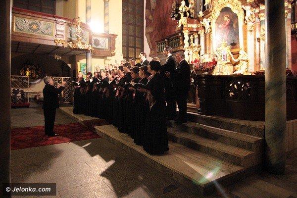 perfekcja-gosow-chor-raspev-pokaza-klase-spiewacza-38854