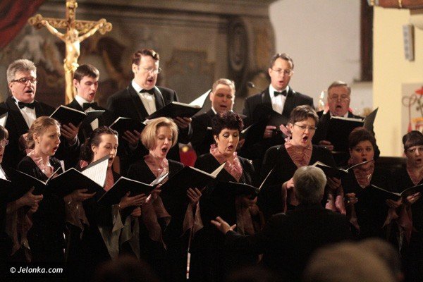 perfekcja-gosow-chor-raspev-pokaza-klase-spiewacza-38854