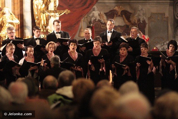 perfekcja-gosow-chor-raspev-pokaza-klase-spiewacza-38854