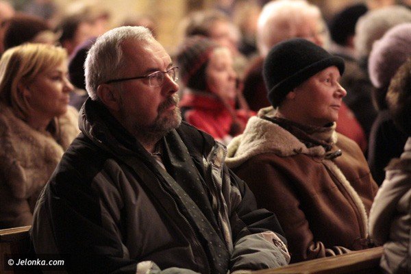 perfekcja-gosow-chor-raspev-pokaza-klase-spiewacza-38854