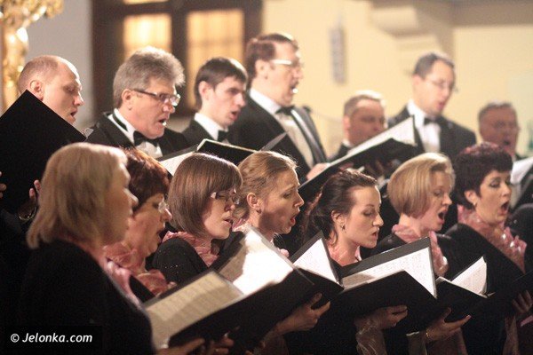 perfekcja-gosow-chor-raspev-pokaza-klase-spiewacza-38854