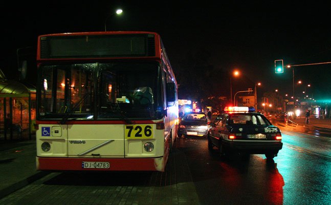 pijany-pieszy-spowodowa-kolizje-drogowa-3889