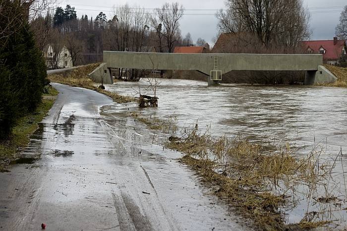 Rzeka Bóbr w okolicach Marciszowa.