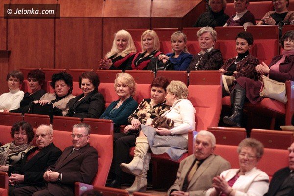 zagrali-i-zaspiewali-paniom-z-okazji-dnia-kobiet-sodka-uczta-bya-wazniejsza-39021