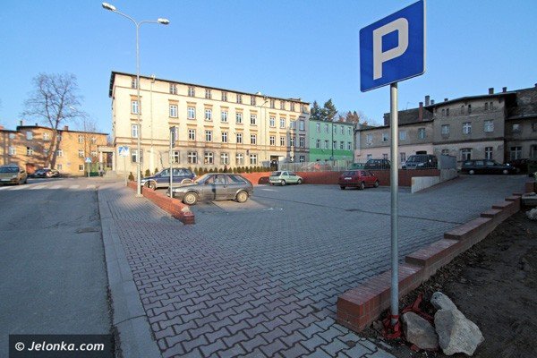zechcesz-zostawic-auto-przed-urzedem-miasta-bedziesz-musia-zapacic-39037