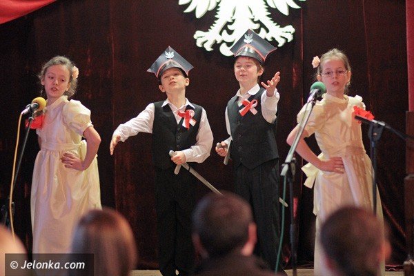 patriotyzm-wolnosc-niepodlegosc-sowa-wyspiewane-w-mdk-jelonek-39042
