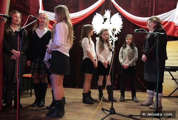 patriotyzm-wolnosc-niepodlegosc-sowa-wyspiewane-w-mdk-jelonek-39042