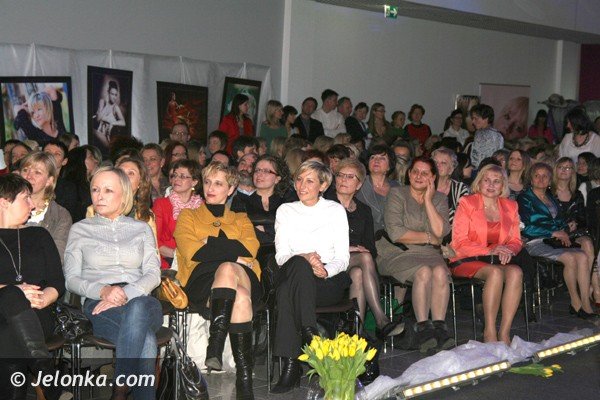 festiwal-kobiet-w-pasazu-grodzkim-przyciagna-tumy-nie-tylko-pan-39053