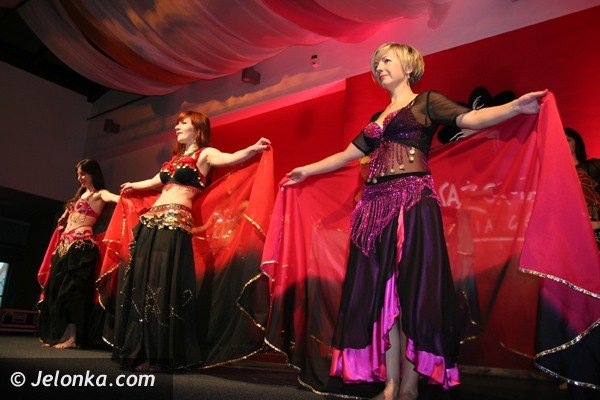 festiwal-kobiet-w-pasazu-grodzkim-przyciagna-tumy-nie-tylko-pan-39053