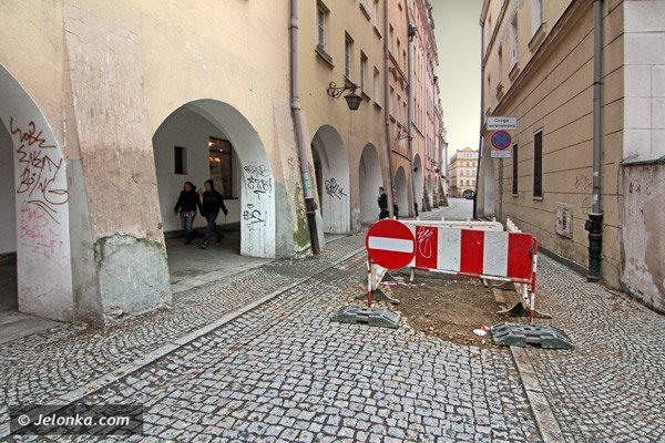 niestabilna-nawierzchnia-jeleniogorskiej-starowki-39103