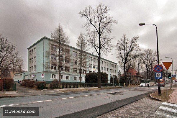 Budynek dzisiejszego Gimnazjum nr 2 wzniesiono w latach 60. XX wieku w ramach programu