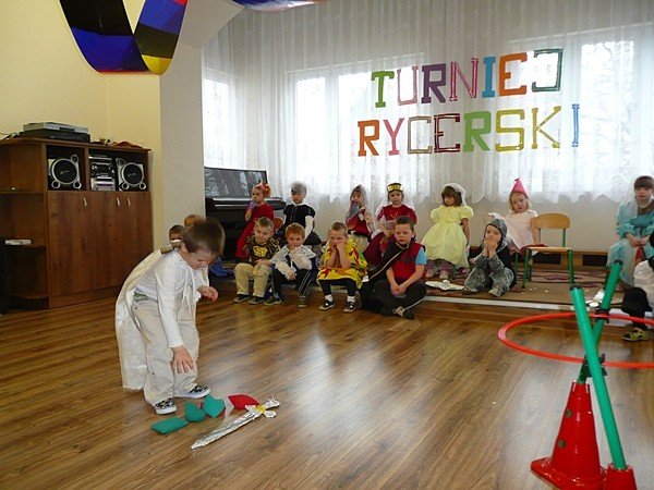 rycerskie-wzory-w-optymistycznym-przedszkolu-nr-11-39136