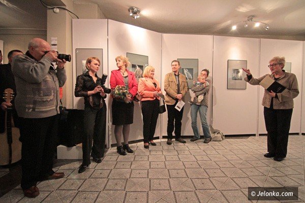 jak-czarnobiae-pery-fotografie-janiny-hobgarskiej-w-muflonie-39227