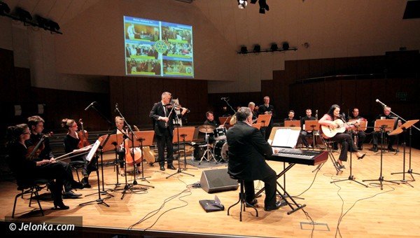profesorowie-doktorzy-biznesmeni-grali-i-spiewali-dla-chorych-na-serce-39284