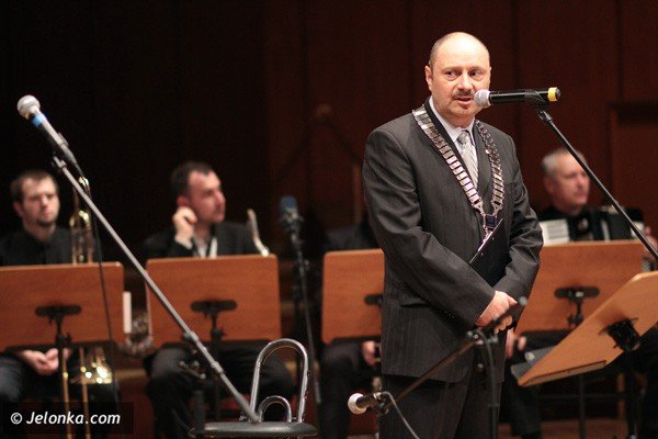 profesorowie-doktorzy-biznesmeni-grali-i-spiewali-dla-chorych-na-serce-39284