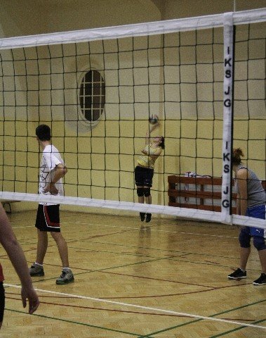 rozpoczea-sie-rywalizacja-o-puchar-integracyjnego-klubu-sportowego-iks-jelenia-gora-39315