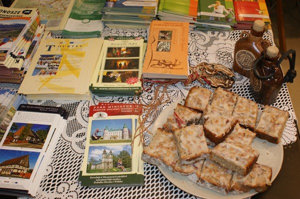 zabytki-i-produkty-powiatu-jeleniogorskiego-promowane-w-jabloncu-nad-nisou-39341