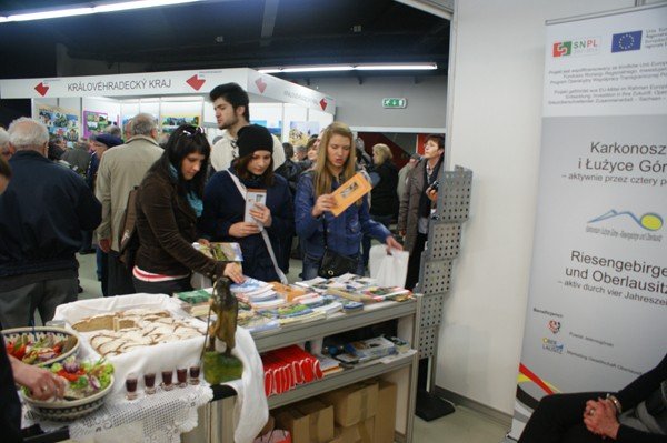 zabytki-i-produkty-powiatu-jeleniogorskiego-promowane-w-jabloncu-nad-nisou-39341