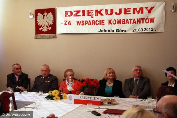 uhonorowano-zasuzonych-dla-srodowiska-kombatantow-39348