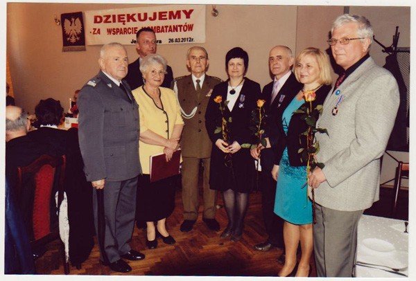 uhonorowano-zasuzonych-dla-srodowiska-kombatantow-39348