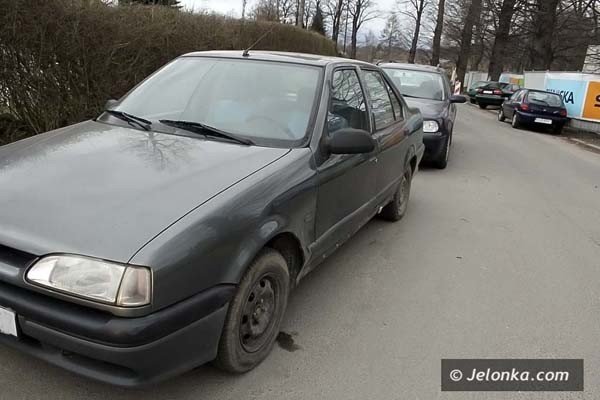 kto-przebija-opony-pod-byym-kolegium-karkonoskim-39395