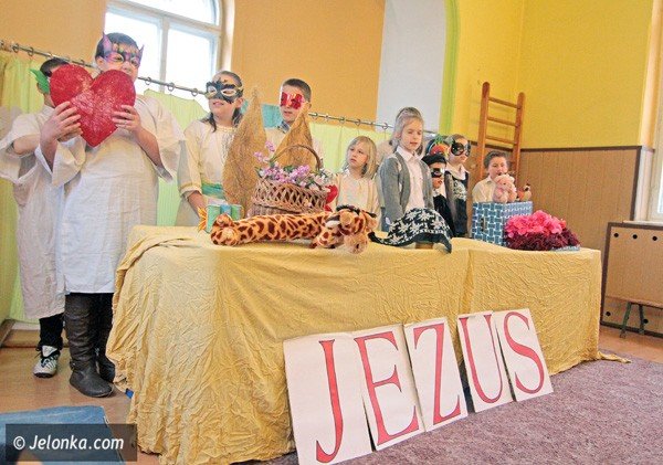 bog-nie-umar-jezus-zyje-trzecioklasisci-i-historia-zbawienia-39482
