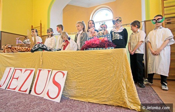 bog-nie-umar-jezus-zyje-trzecioklasisci-i-historia-zbawienia-39482