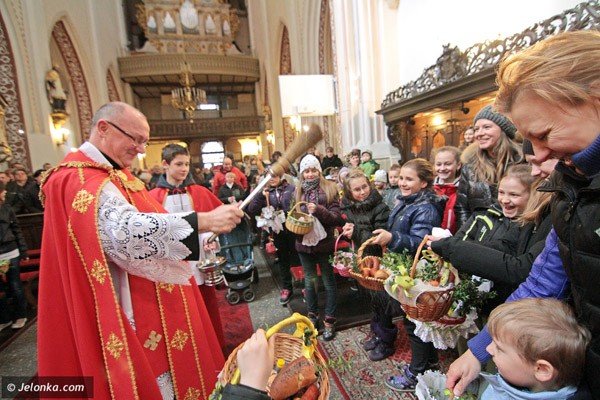pobogosaw-panie-ten-pokarm-i-naucz-nas-dzielic-sie-z-potrzebujacymi-39517