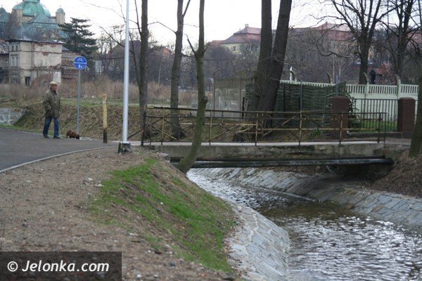 gruzy-na-brzegach-brudy-w-wodzie-strasznie-nad-mynowka-39533