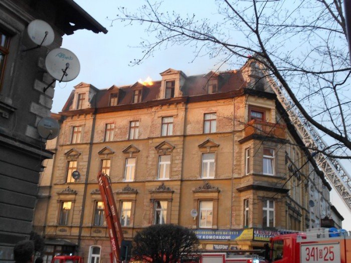 pozar-kamienicy-dziesiec-osob-ewakuowanych-39552