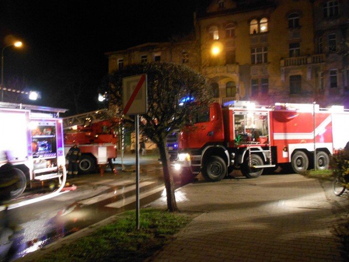 pozar-kamienicy-dziesiec-osob-ewakuowanych-39552