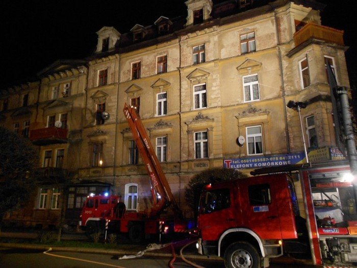pozar-kamienicy-dziesiec-osob-ewakuowanych-39552